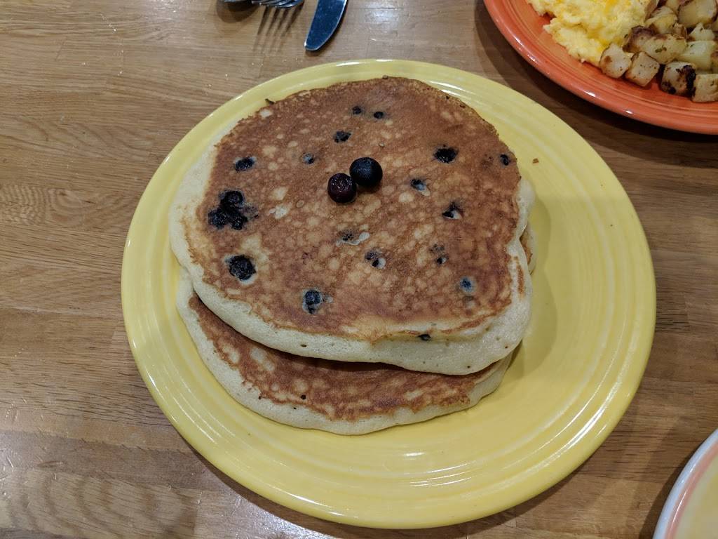 J. Christophers | restaurant | 10 Kings Cir NE, Atlanta, GA 30305, USA | 4049170350 OR +1 404-917-0350