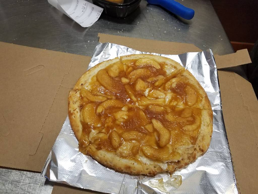 Cottage Inn Pizza | restaurant | 107 Monroe St, Detroit, MI 48226, USA | 3137824951 OR +1 313-782-4951