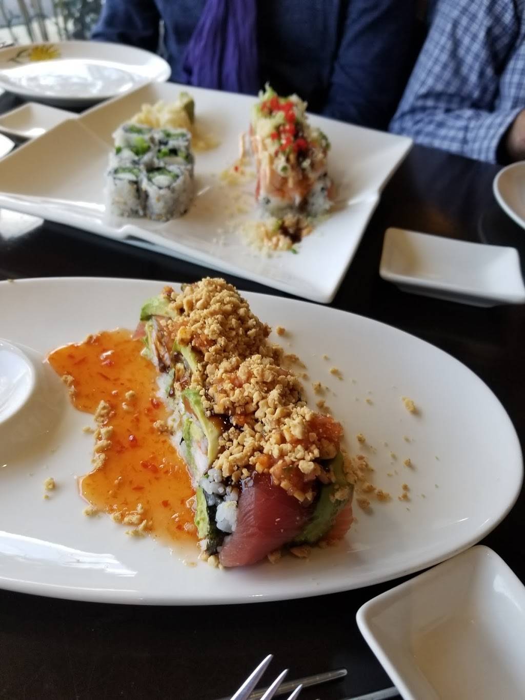 Reiki Sushi & Asian Bistro | restaurant | 239 Danbury Rd, Wilton, CT 06897, USA | 2037628788 OR +1 203-762-8788