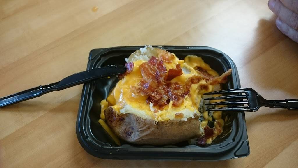 Wendys | restaurant | 515 Alfred St, Biddeford, ME 04005, USA | 2072833426 OR +1 207-283-3426