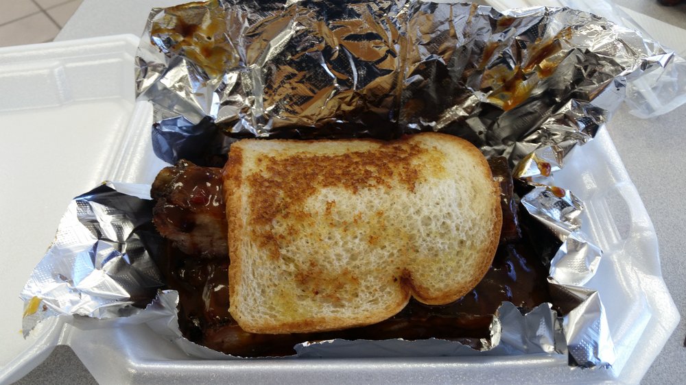 The Saussie Pig | restaurant | 3365 Aviation Blvd, Vero Beach, FL 32960, USA | 7727748608 OR +1 772-774-8608