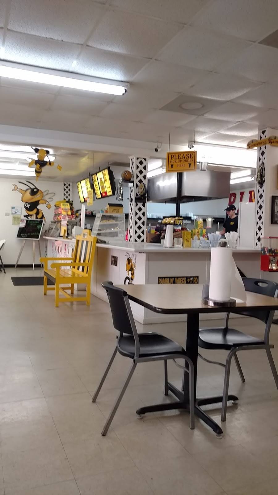 Yellow Jacket Hot Dogs | restaurant | 456 Santa Fe Trail, Ellenwood, GA 30294, USA | 7703899933 OR +1 770-389-9933