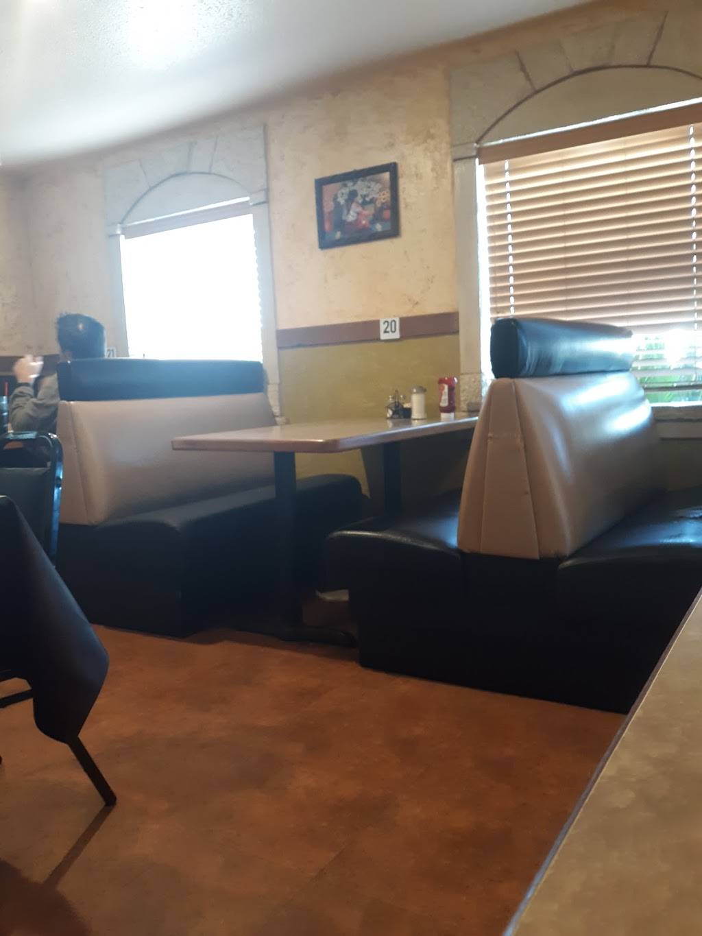 El Mexicano Grill | restaurant | 1307 TX-230 Loop, Smithville, TX 78957, USA | 5122372226 OR +1 512-237-2226