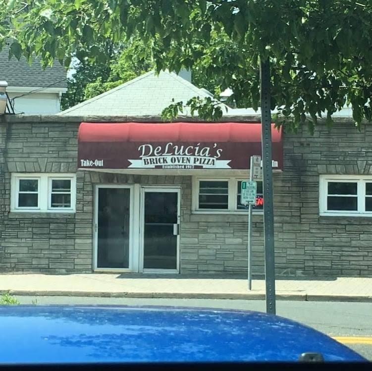 DeLucias Brick Oven Pizza | restaurant | 3 1st Ave, Raritan, NJ 08869, USA | 9087251322 OR +1 908-725-1322