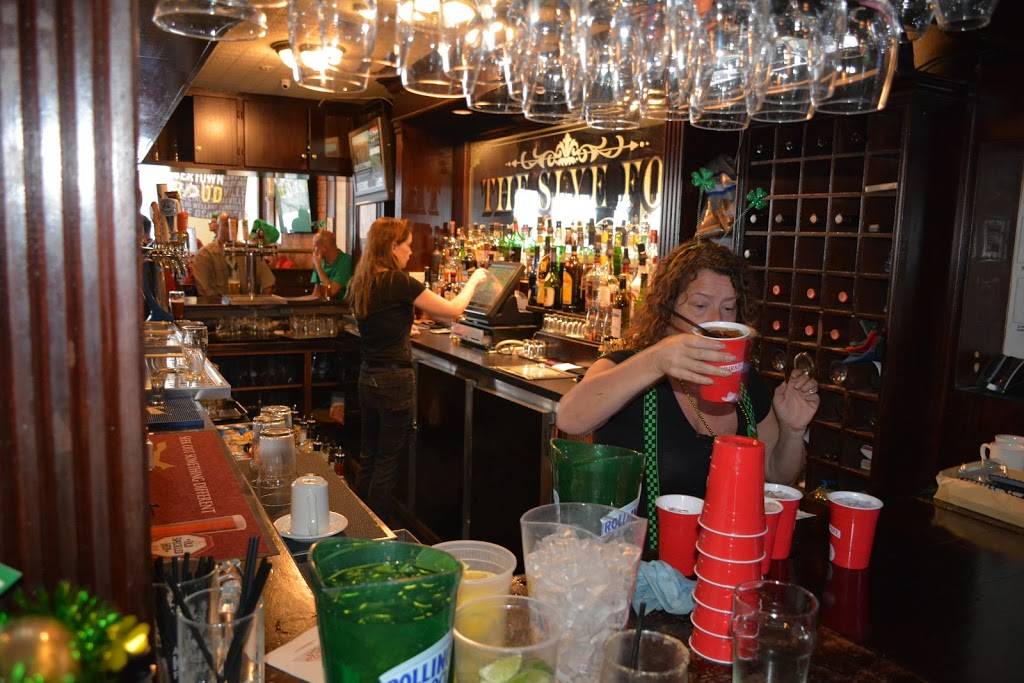 The Slye Fox | restaurant | 4057 New St, Burlington, ON L7L 1S8, Canada | 9053334994 OR +1 905-333-4994