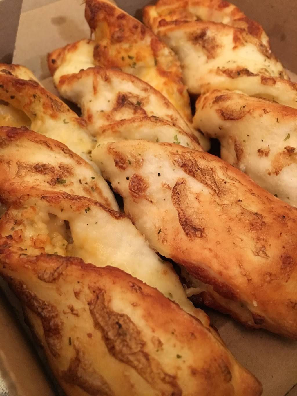 Round Table Pizza | meal delivery | 2633 Springs Rd, Vallejo, CA 94591, USA | 7076491234 OR +1 707-649-1234