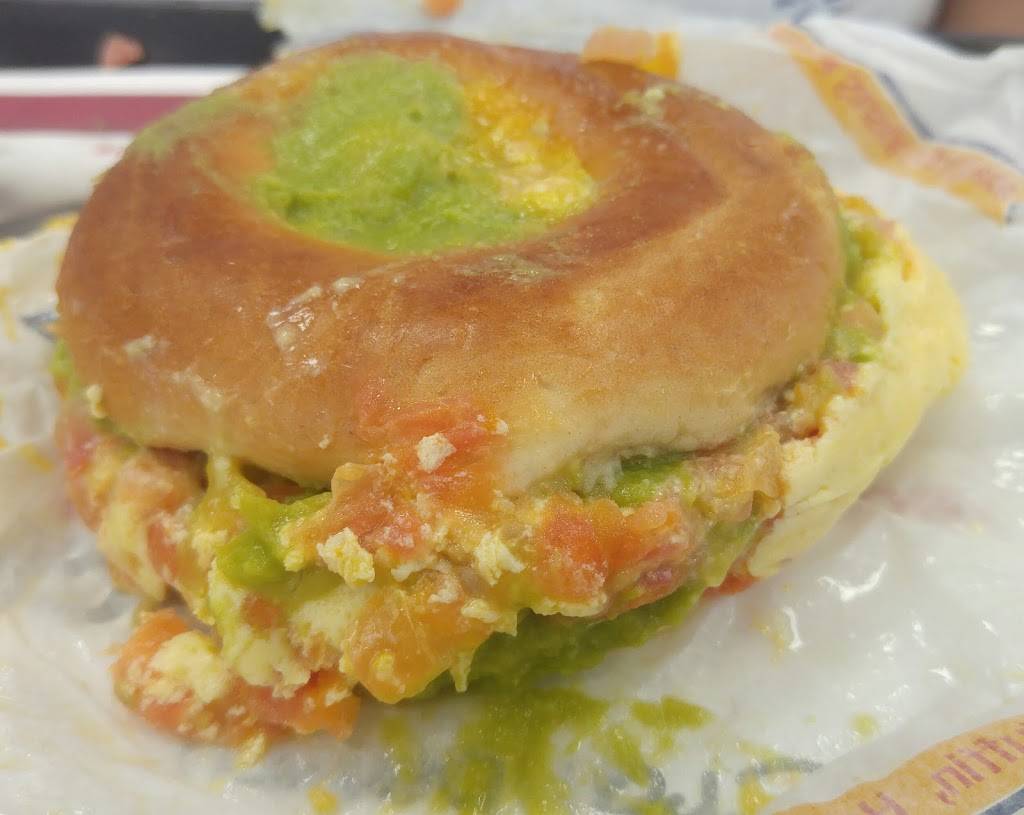 Braums Ice Cream & Burger Restaurant | restaurant | 701 S Washburn St, Decatur, TX 76234, USA | 9406273696 OR +1 940-627-3696