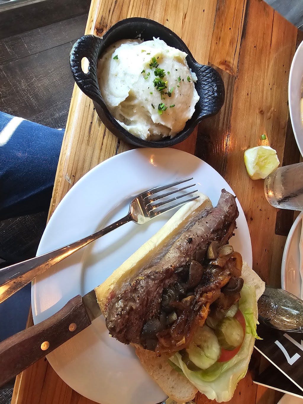 Wadsworth Inn | restaurant | 38905 US Hwy 41, Wadsworth, IL 60083, USA | 8472493770 OR +1 847-249-3770