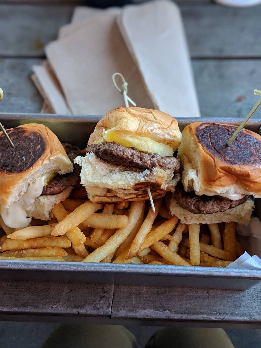 burger. Santa Cruz | restaurant | 1520 Mission St, Santa Cruz, CA 95060, USA | 8314255300 OR +1 831-425-5300