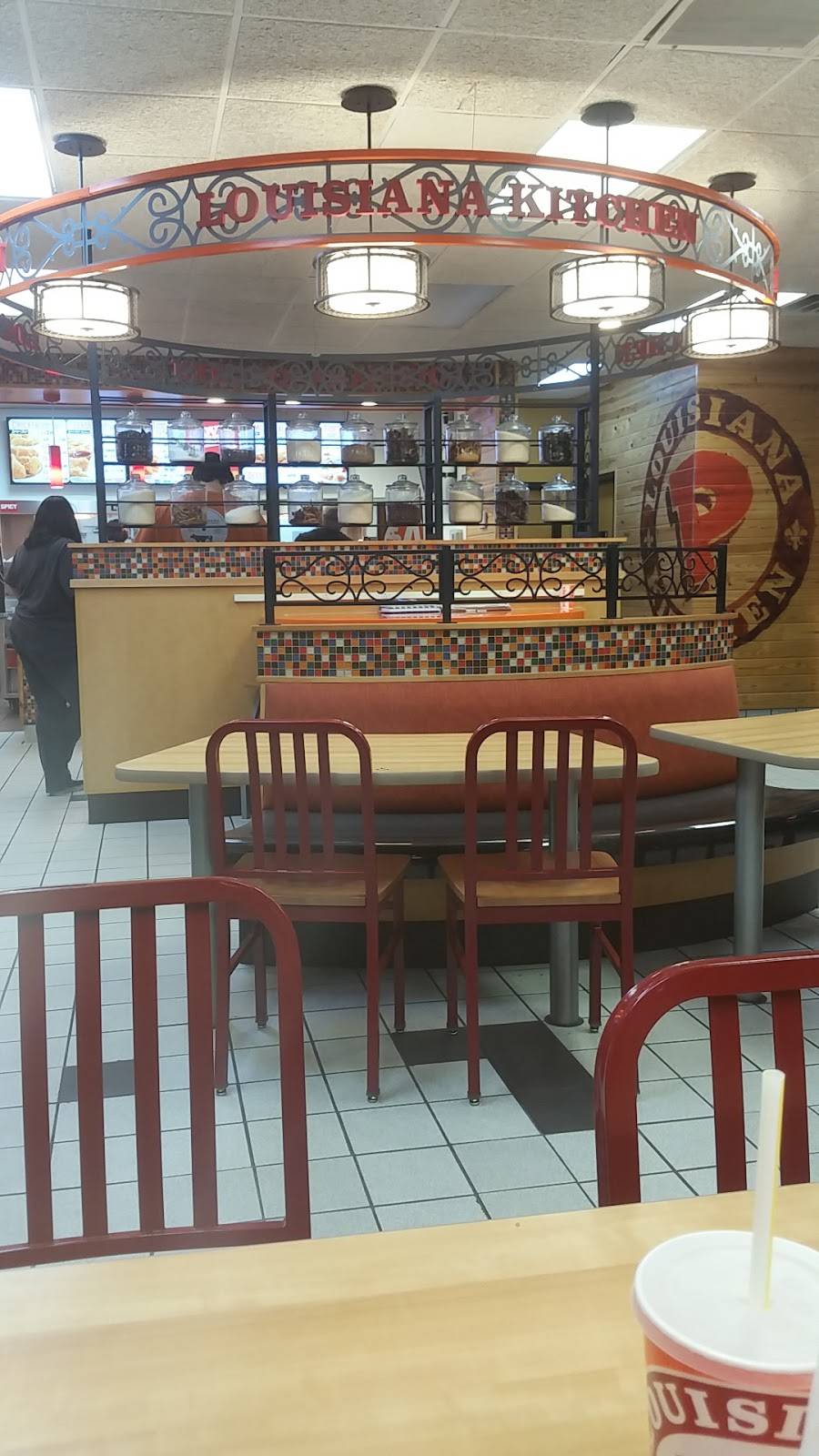 Popeyes Louisiana Kitchen | restaurant | 744 Russell Pkwy, Warner Robins, GA 31088, USA | 4789294448 OR +1 478-929-4448