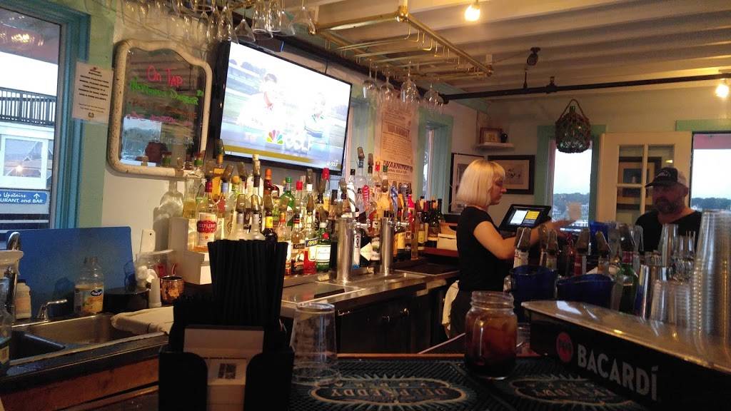 Lobsterville Bar & Grille | restaurant | 8 Circuit Avenue Extension, Oak Bluffs, MA 02557, USA | 5086960099 OR +1 508-696-0099