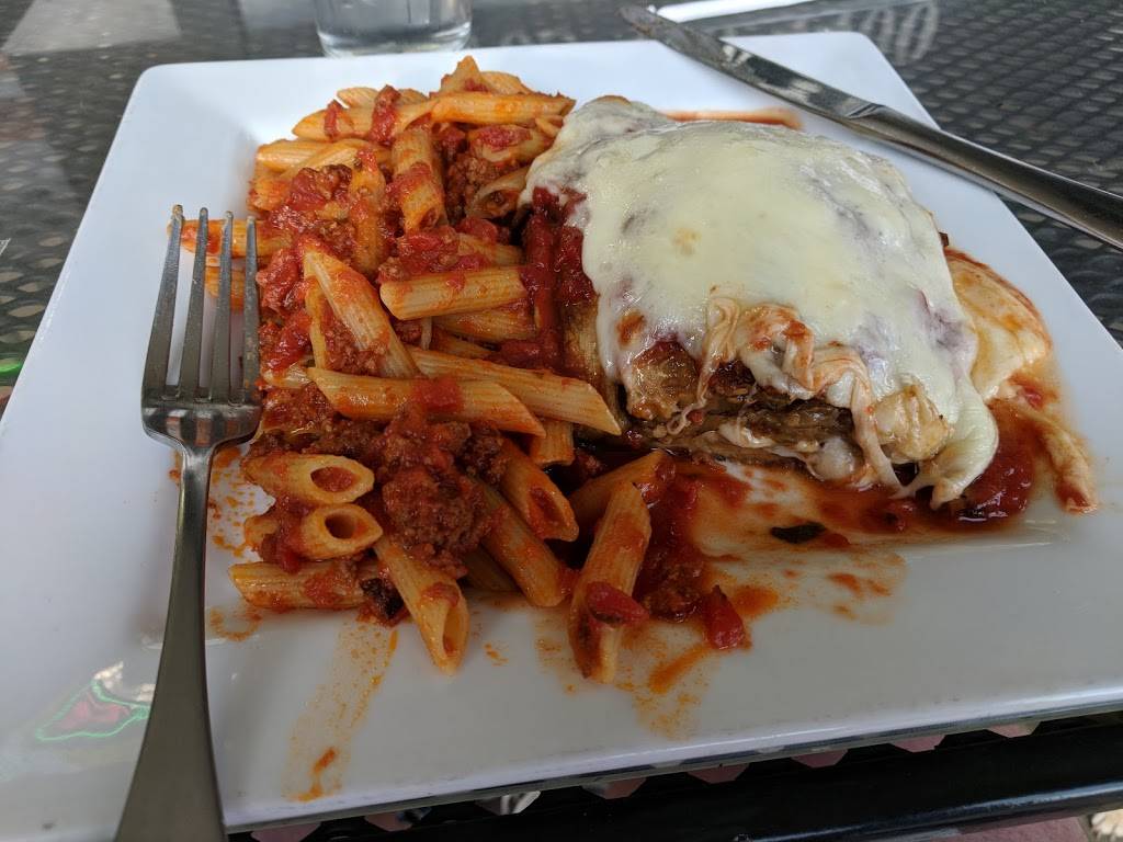 Lucias Italian Ristorante | restaurant | 2531 John Milton Dr, Herndon, VA 20171, USA | 7034764400 OR +1 703-476-4400