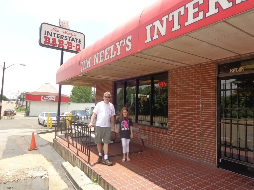 Jim Neelys Interstate Bar-B-Q | restaurant | 2265 S 3rd St, Memphis, TN 38109, USA | 9017752304 OR +1 901-775-2304