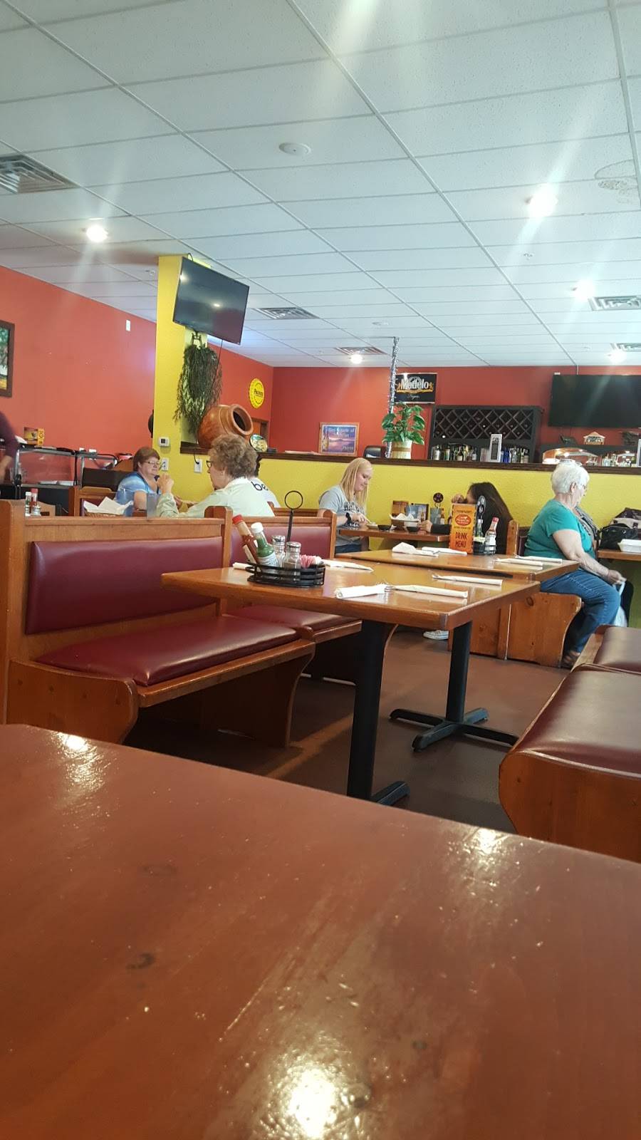 Casa Margaritas Mexican Restaurant | restaurant | 707 West St # 300, Grinnell, IA 50112, USA | 6412365069 OR +1 641-236-5069