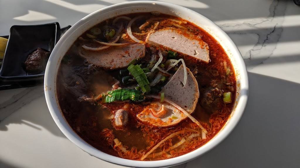 Vietnoms | restaurant | 243 Sheppard Ave E, North York, ON M2N 3A8, Canada | 6473525886 OR +1 647-352-5886