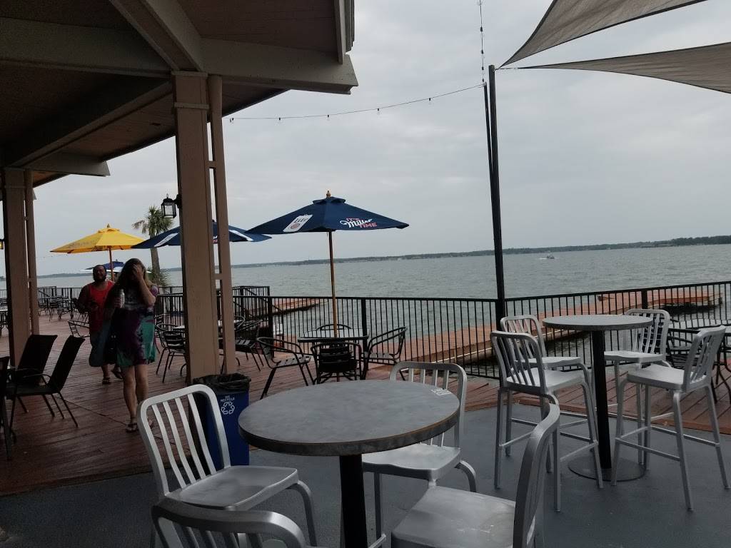 Wave on Lake Conroe | restaurant | 7041 Kingston Cove Ln, Willis, TX 77318, USA | 9366667297 OR +1 936-666-7297