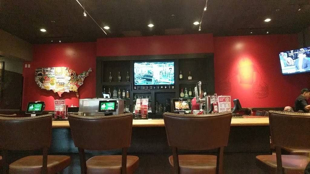 Red Robin Gourmet Burgers and Brews | restaurant | 2199 N Orange Mall, Orange, CA 92865, USA | 7149749888 OR +1 714-974-9888