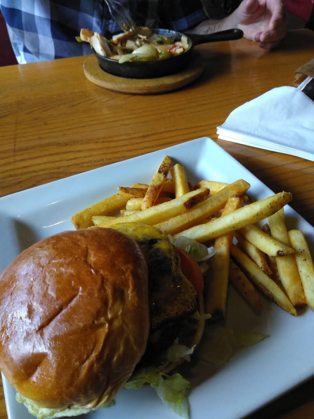 Chilis Grill & Bar | meal takeaway | 2425 E Semoran Blvd, Apopka, FL 32703, USA | 4078807999 OR +1 407-880-7999