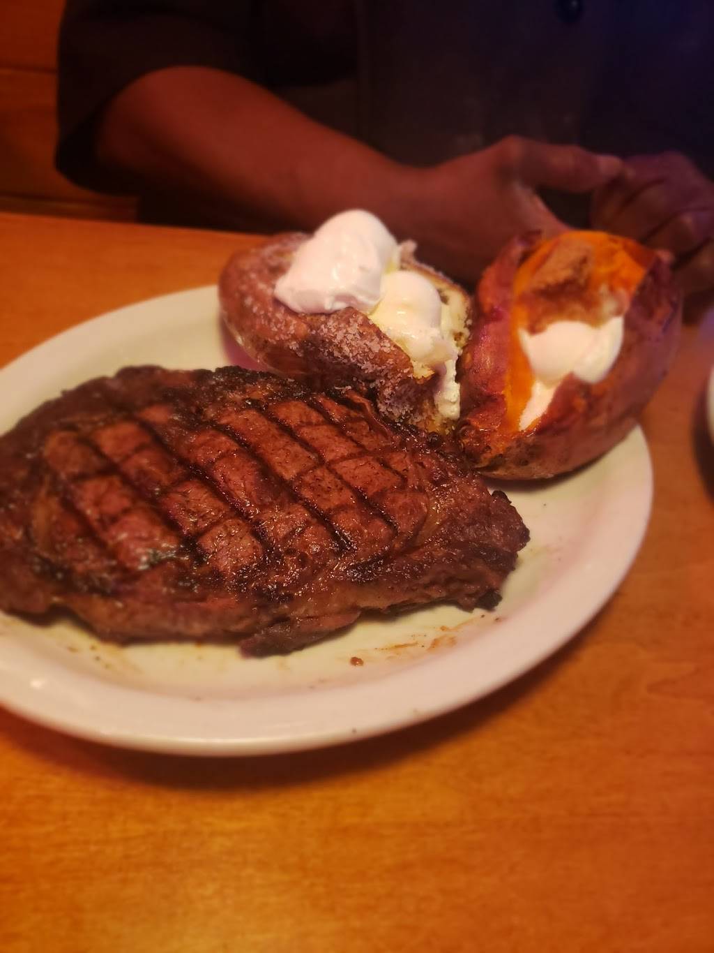 Texas Roadhouse | restaurant | 3140 Wade Hampton Blvd, Taylors, SC 29687, USA | 8642444122 OR +1 864-244-4122
