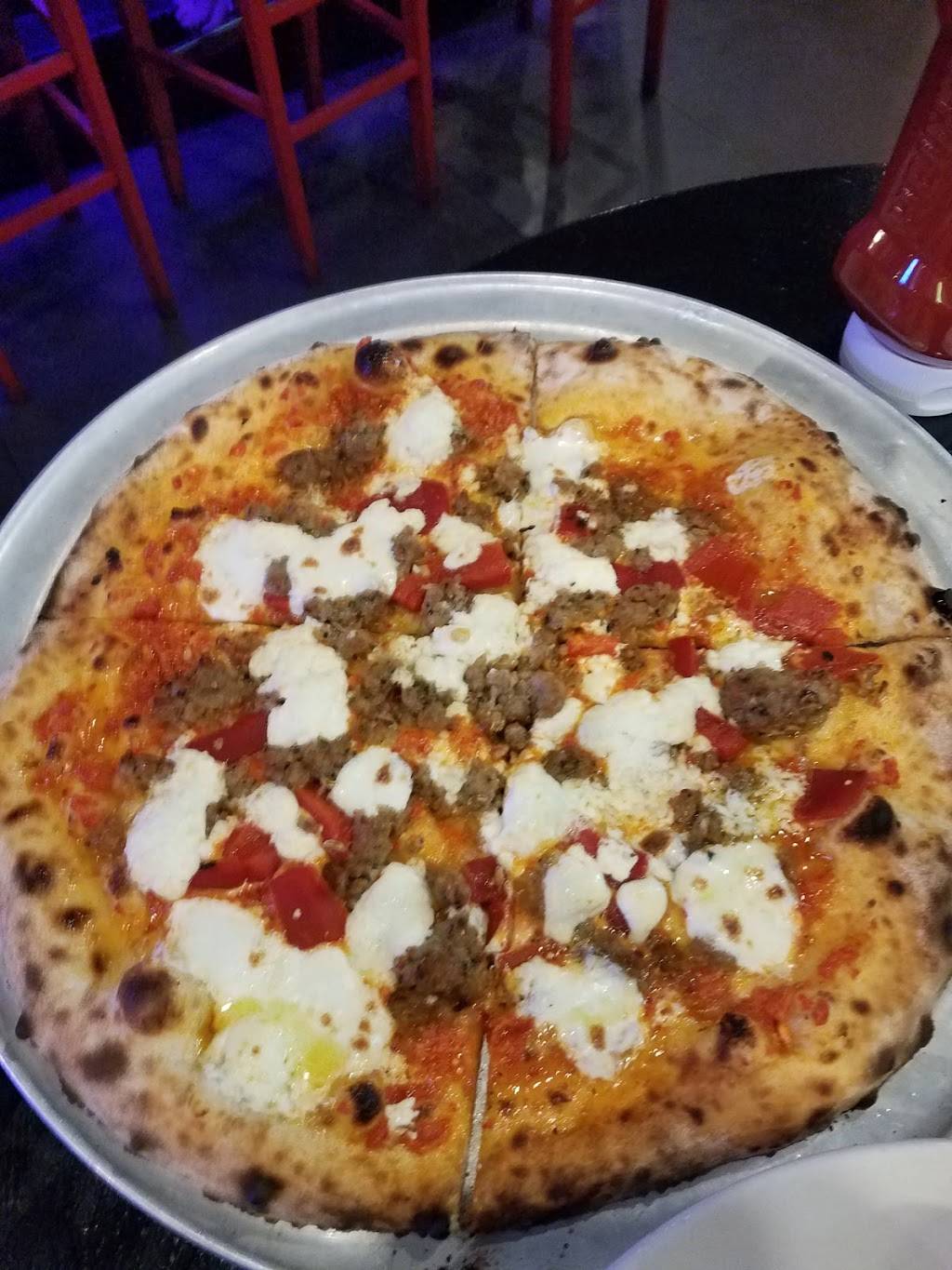 Fat Bottom Bettys | restaurant | 2310 Reed Station Pkwy, Carbondale, IL 62901, USA | 6184573625 OR +1 618-457-3625