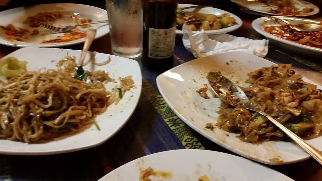 A Gem of Thailand | restaurant | 66 E Herndon Ave, Fresno, CA 93720, USA | 5594460607 OR +1 559-446-0607