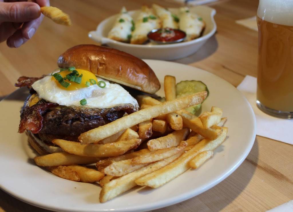 Old Chicago Pizza and Taproom | restaurant | 3100 Dodge St, Dubuque, IA 52003, USA | 5636902040 OR +1 563-690-2040