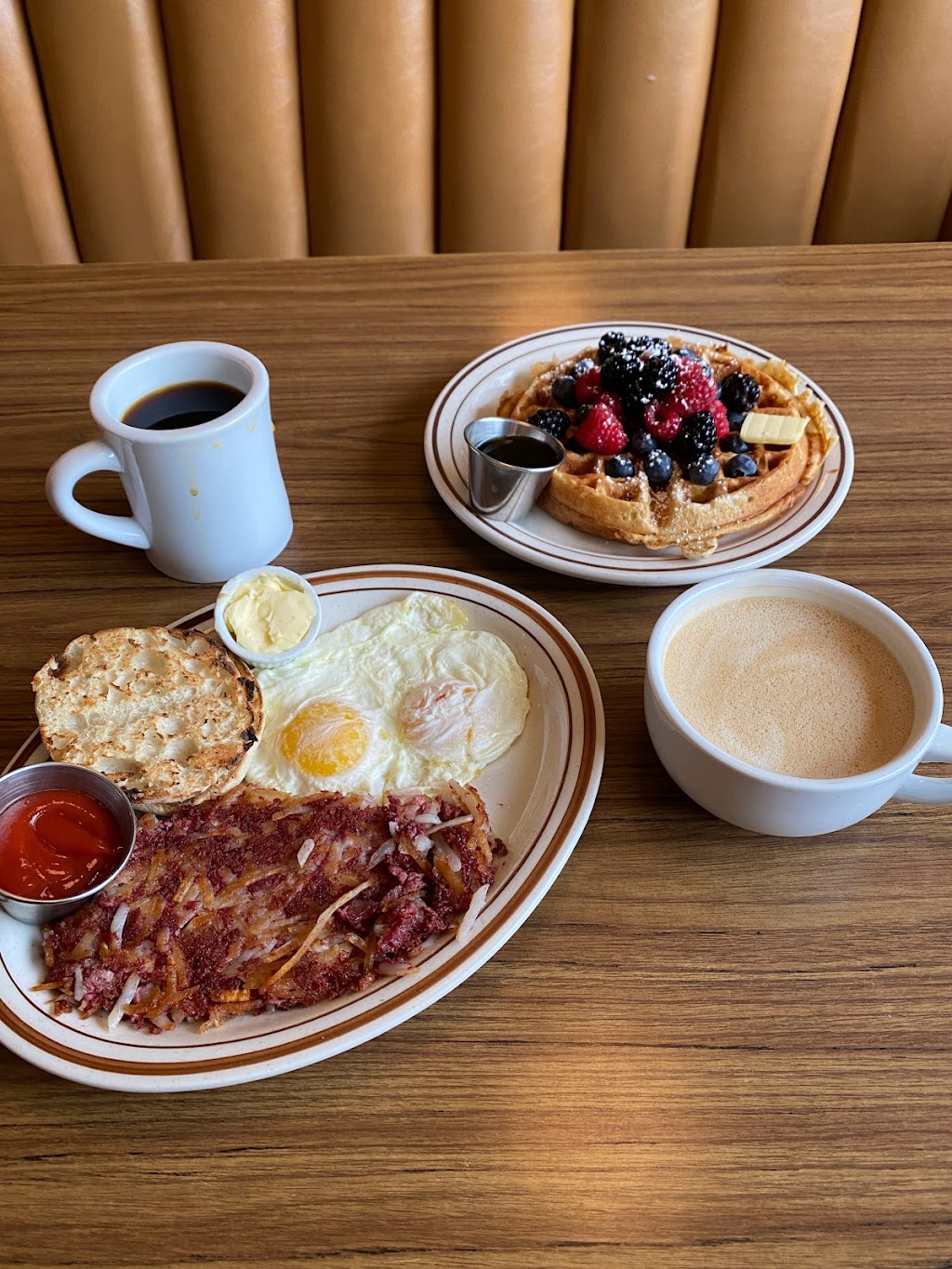 Clark Street Diner | restaurant | 6145 Franklin Ave, Los Angeles, CA 90028, USA | 3238484438 OR +1 323-848-4438