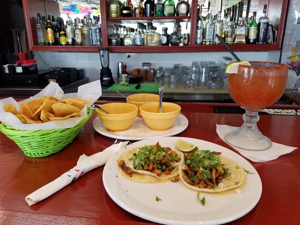 Los Fernandez Taqueria | restaurant | 1156 Irving Park Rd, Streamwood, IL 60107, USA | 6308309411 OR +1 630-830-9411