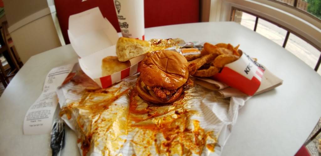 KFC | restaurant | 17585 Lakeshore Blvd, Cleveland, OH 44119, USA | 2164862428 OR +1 216-486-2428