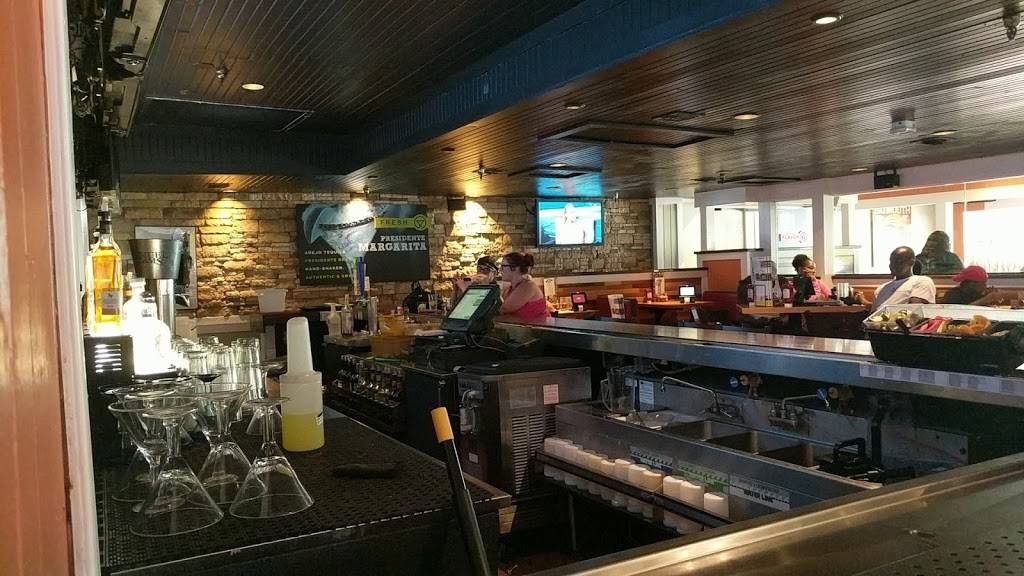 Chilis Grill & Bar | meal takeaway | 5288 S Hulen St, Fort Worth, TX 76132, USA | 8175721195 OR +1 817-572-1195