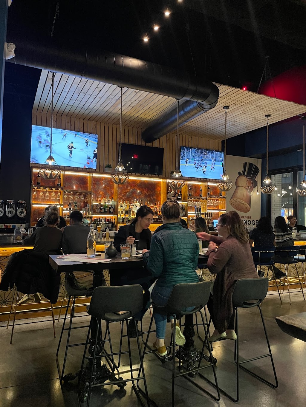 Salt + Stone | restaurant | 463 Assembly Row, Somerville, MA 02145, USA | 6177641541 OR +1 617-764-1541