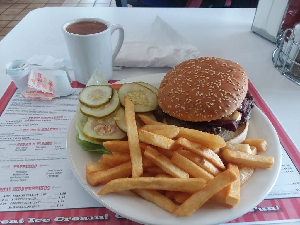 DNicios Parlor | restaurant | 1275 E Columbia Ave, Battle Creek, MI 49014, USA | 2699629001 OR +1 269-962-9001