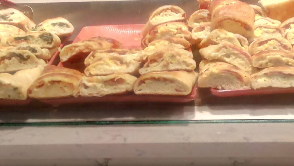 Famous Famiglia | meal takeaway | 6900 Airport Blvd, Sacramento, CA 95837, USA | 9168773471 OR +1 916-877-3471