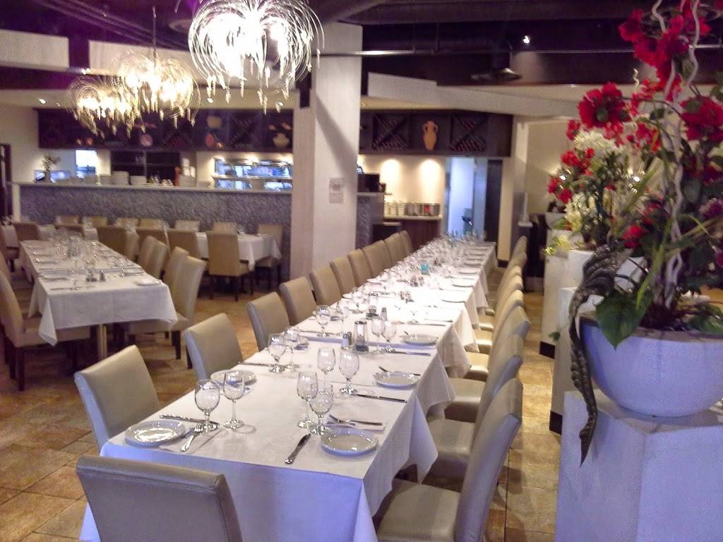 Chez Gréco | restaurant | 2960 Boulevard Laurier, Québec, QC G1V 4S1, Canada | 4186520319 OR +1 418-652-0319