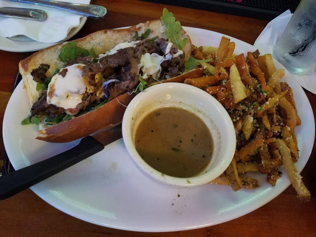 Barracudas Locust Point Tavern | restaurant | 1230 E Fort Ave, Baltimore, MD 21230, USA | 4106852832 OR +1 410-685-2832