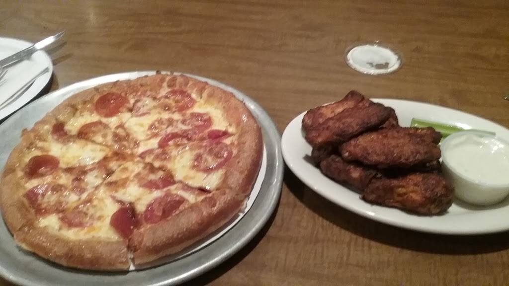 Famous House of Pizza | restaurant | 40 N Main St, Bellingham, MA 02019, USA | 5089661972 OR +1 508-966-1972