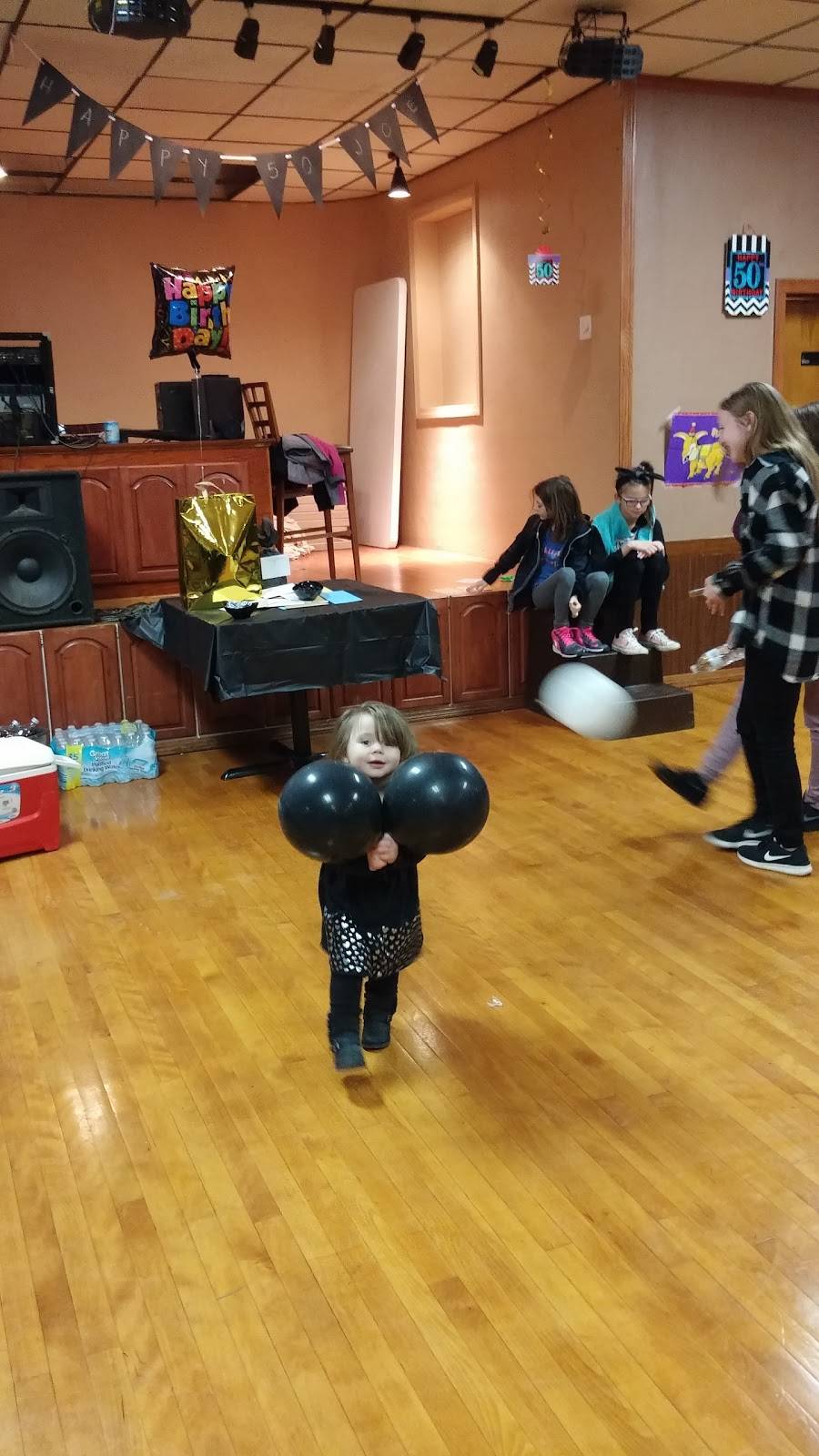 Italian American Club | meal takeaway | 157 Grant St, Waynesburg, OH 44688, USA | 3308665587 OR +1 330-866-5587