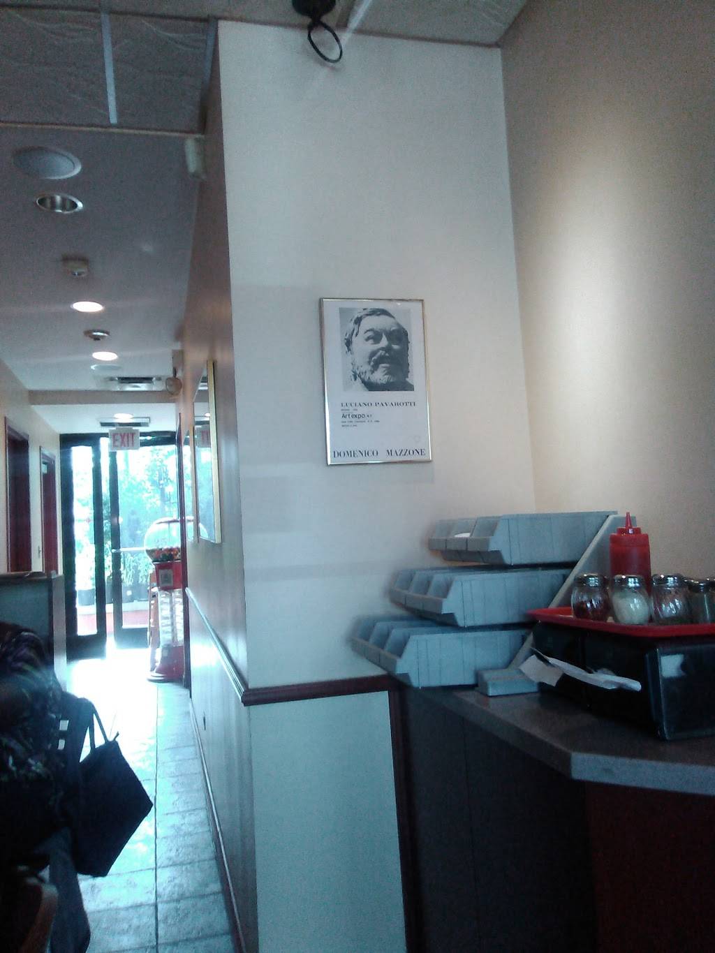 Gigios Pizzeria | restaurant | 1603 Oakton Street, Des Plaines, IL 60018, USA | 8472985700 OR +1 847-298-5700