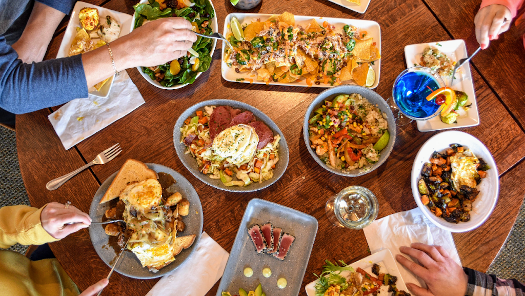 Lake City Social | restaurant | 644 Wisconsin Dells Pkwy, Wisconsin Dells, WI 53965, USA | 6082539109 OR +1 608-253-9109