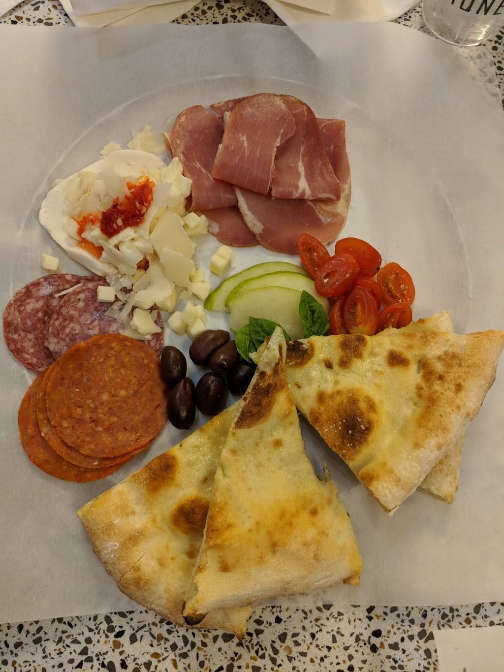 Pizzeria Limone | restaurant | 613 E 400 S, Salt Lake City, UT 84102, USA | 8019530200 OR +1 801-953-0200