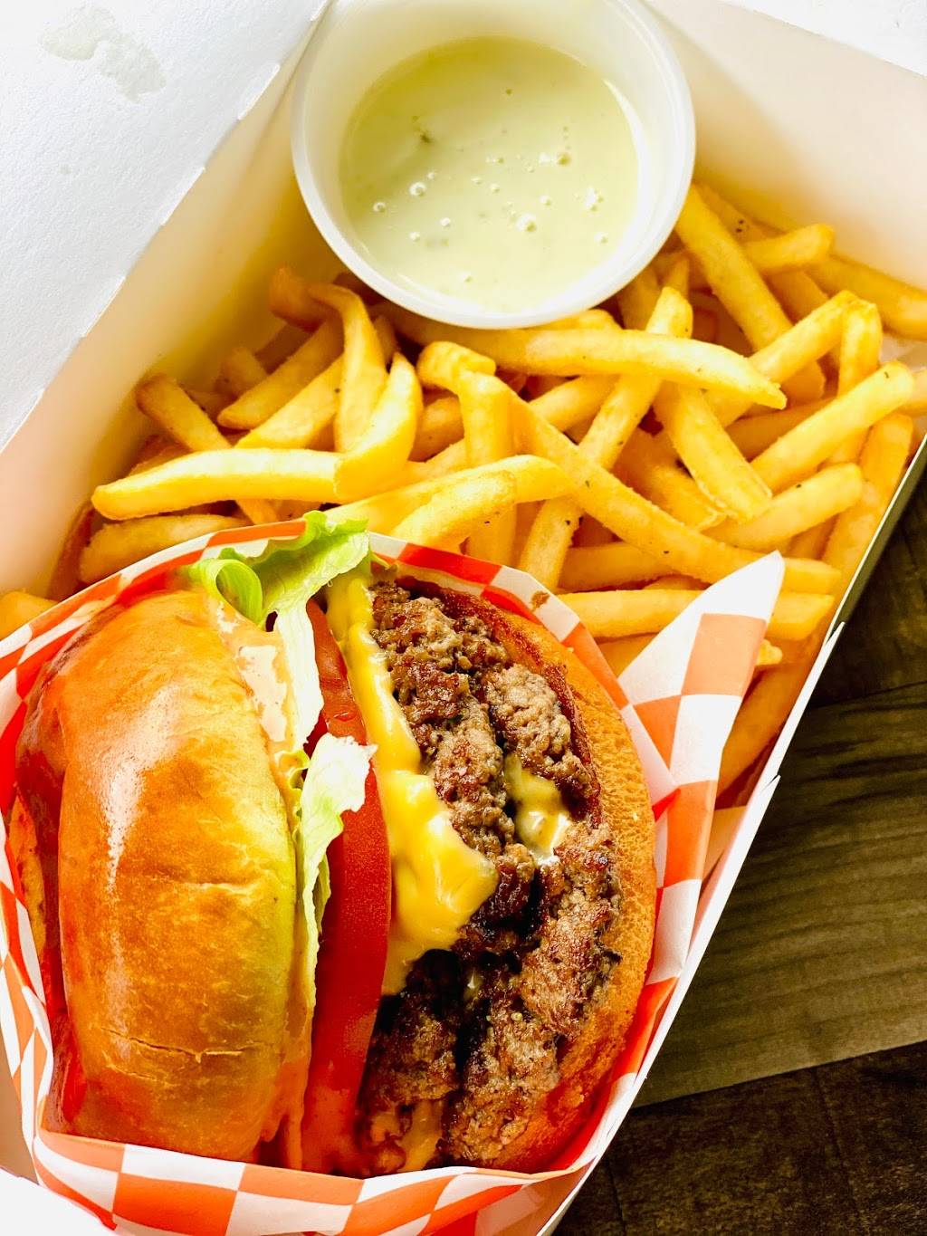 Burger Ten Daytona Beach | meal takeaway | 1808 W International Speedway Blvd unit 405, Daytona Beach, FL 32114, USA | 3868724642 OR +1 386-872-4642