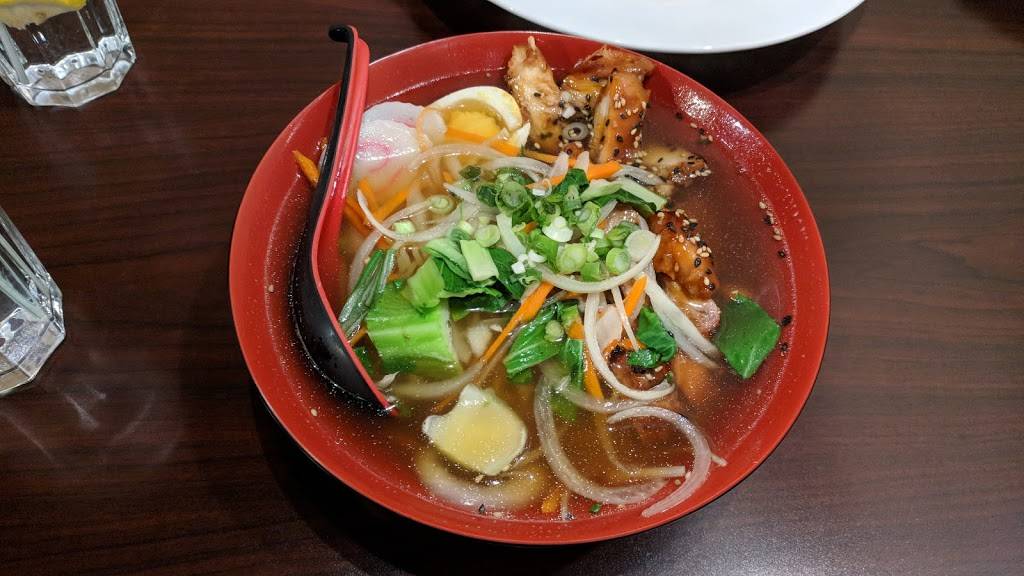 Mandarin Noodle House | restaurant | 8769 Northpark Dr, Johnston, IA 50131, USA | 5152513975 OR +1 515-251-3975