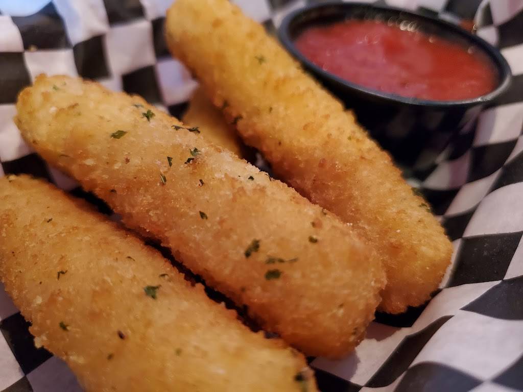 Louies Pizza & Italian Grille | restaurant | 61 NH-27 #20, Raymond, NH 03077, USA | 6038956800 OR +1 603-895-6800