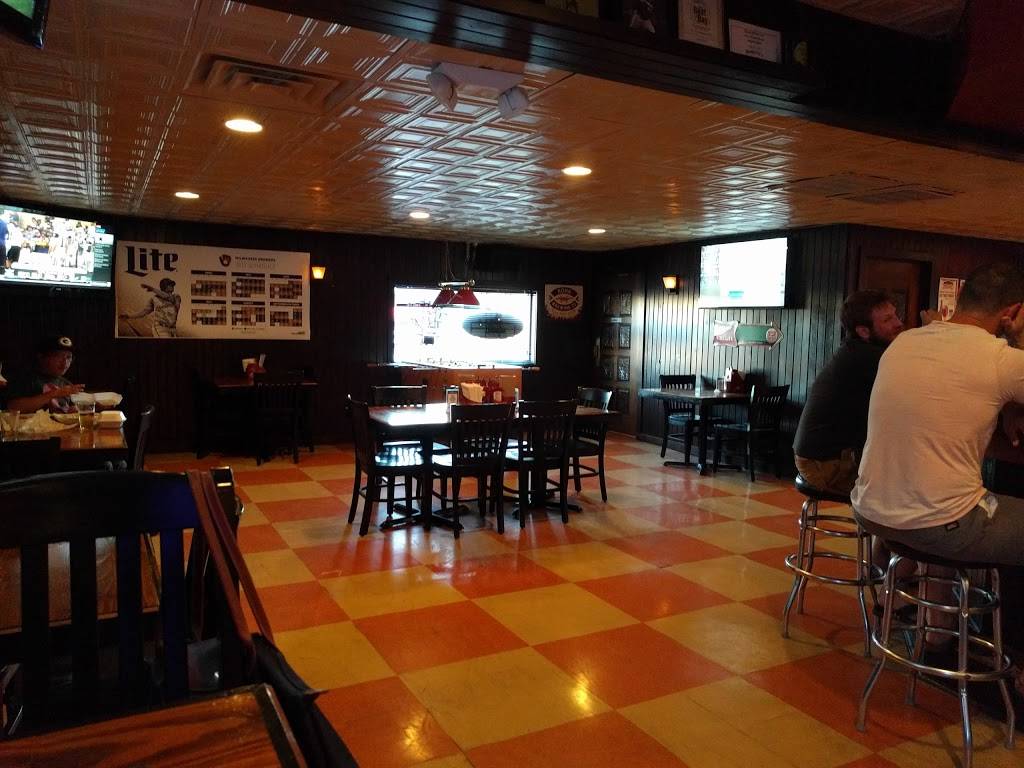 Legend Larrys | restaurant | 2035 University Ave, Green Bay, WI 54302, USA | 9204357000 OR +1 920-435-7000