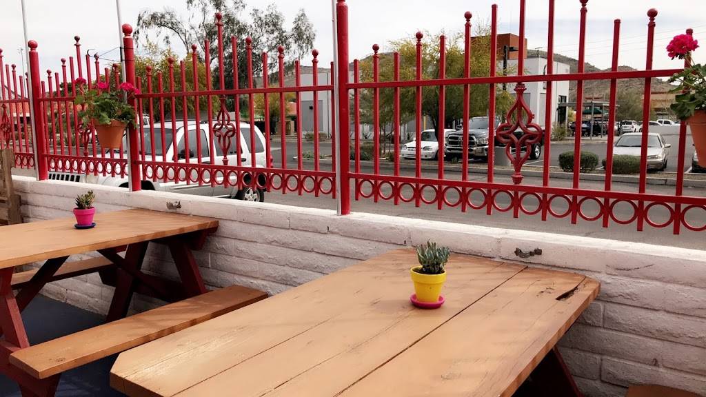 Emilio’s Tacos & Hotdogs | restaurant | 13803 N 19th Ave, Phoenix, AZ 85023, USA | 6028101468 OR +1 602-810-1468