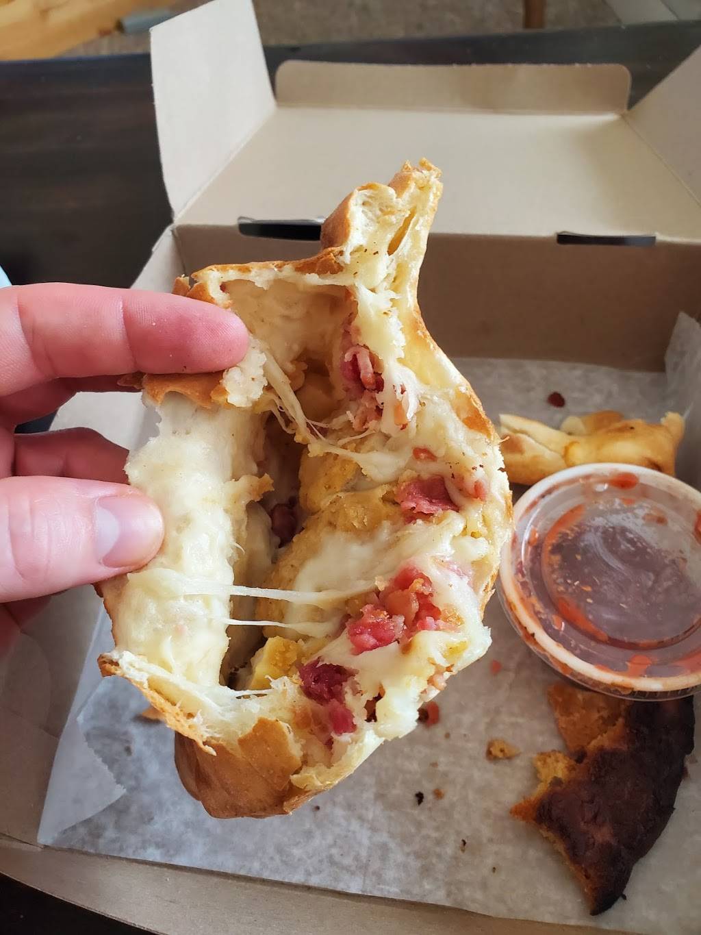 D.P. Dough | restaurant | 1515 E North Ave, Milwaukee, WI 53202, USA | 4147750555 OR +1 414-775-0555