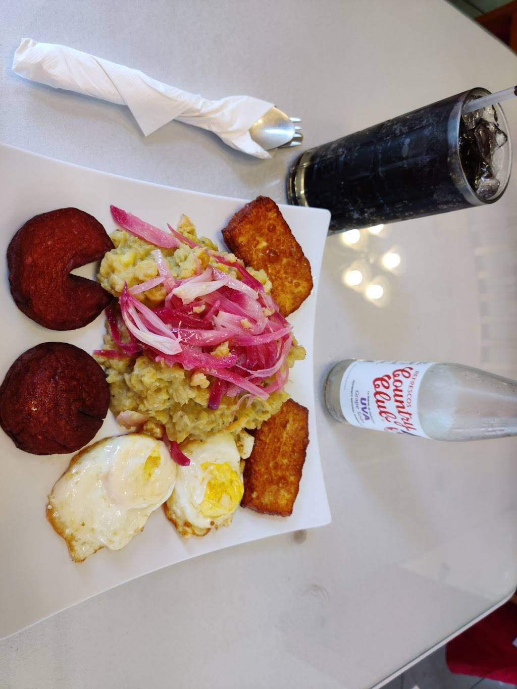 Lo Nuestro Dominican Restaurant | restaurant | 260 Central Ave, Albany, NY 12206, USA | 5182750348 OR +1 518-275-0348