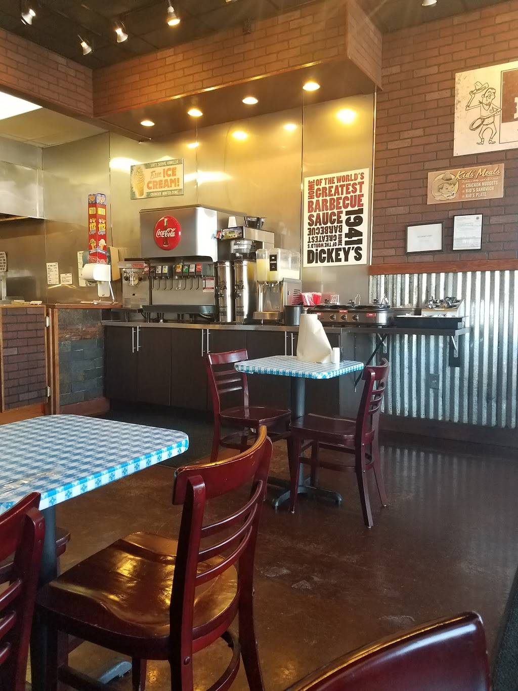 Dickeys Barbecue Pit | restaurant | 661 Louis Henna Blvd, Round Rock, TX 78664, USA | 5122442877 OR +1 512-244-2877