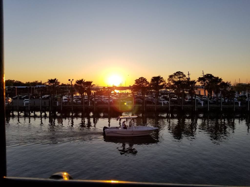 Landrys Seafood House | meal takeaway | 8000 Lakeshore Dr, New Orleans, LA 70124, USA | 5042831010 OR +1 504-283-1010