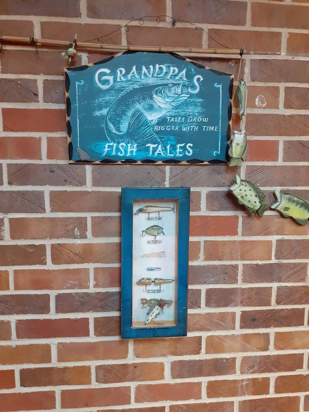 Dog-N-Shake | restaurant | 4323 S Seneca St, Wichita, KS 67217, USA | 3165227362 OR +1 316-522-7362